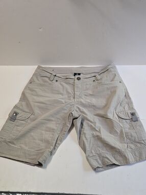 Kuhl Women's Cargo Shorts in Light Khaki